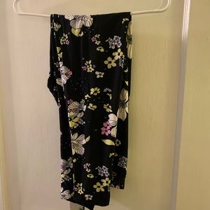 My Amelia James leggings black floral